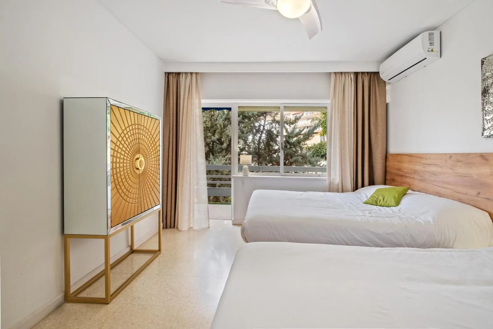 Piso Con 2 Habitaciones, 2 Terrazas Y Piscina Torremolinos İspanya