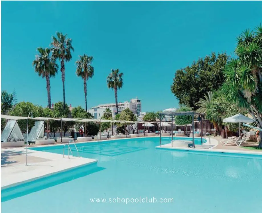 Daire Piso Con 2 Habitaciones, 2 Terrazas Y Piscina Torremolinos